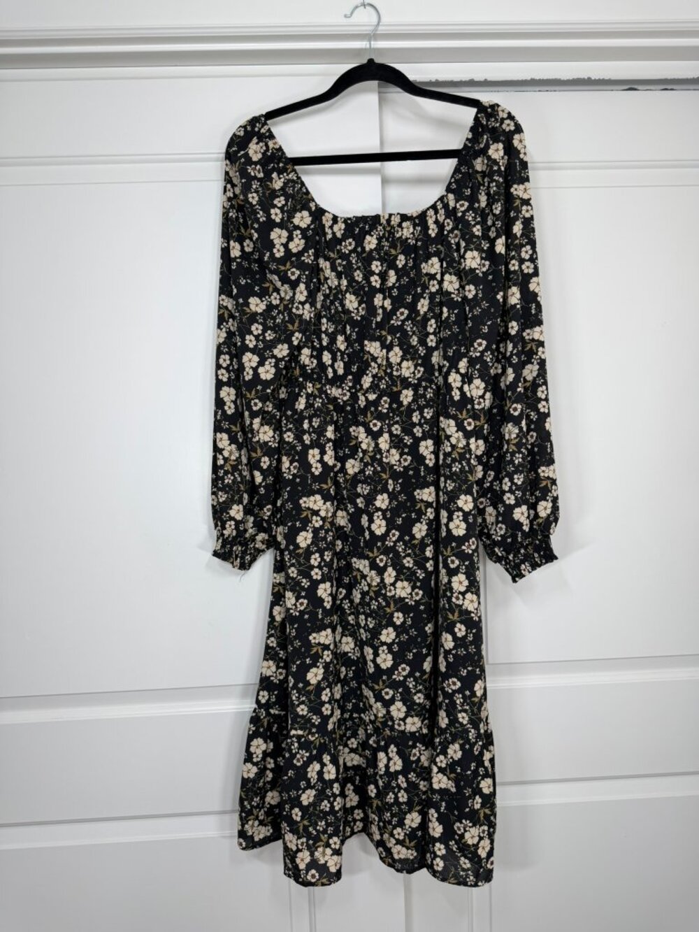 Hayden Los Angeles Black Floral Smocked Midi Dress Size M - Picture 2 of 11